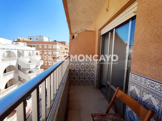 Fantástico apartamento a escasos 50m de las playas de La Mat - foto 5