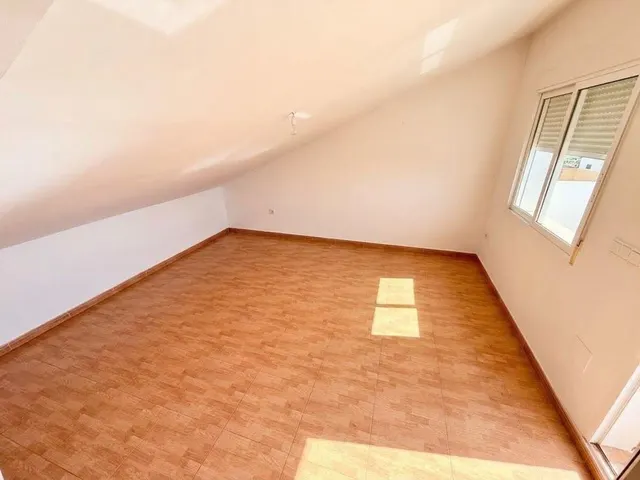 Amplia casa con garaje privado en San Pedro del Pinatar a 5 minutos andando de la playa — 24