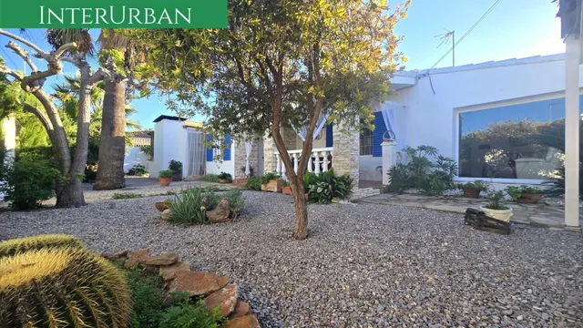 Espectacular chalet independiente con piscina privada y gran parcela en La Pobla de Vallbona — 45