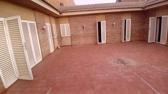 CASA CON AMPLIA TERRAZA EN ALCARRÀS — 22