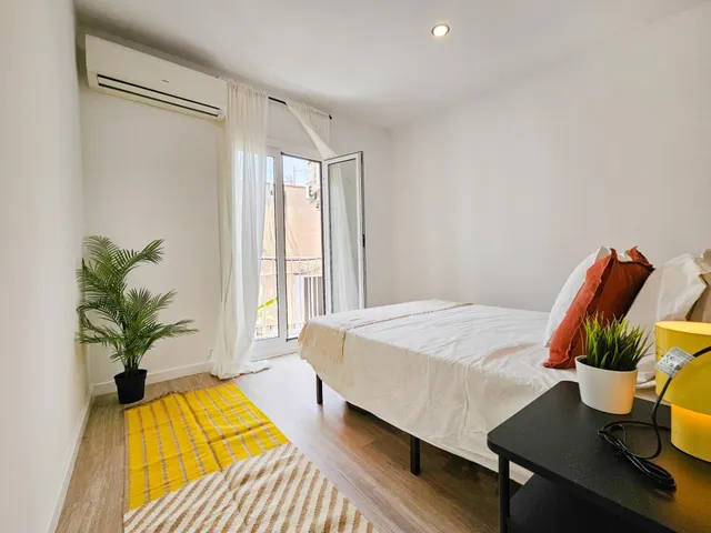 Atico con terraza privada en Calle de la Lluna (Ciutat Vella / El Raval) — 22