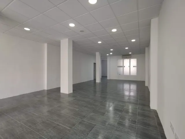 Local comercial en alquiler - foto 2