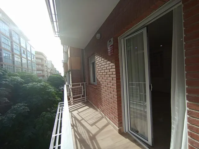 SE ALQUILA COQUETA VIVIENDA REFORMADA CON MUEBLES DE DISEÑO Y PLAZA DE GARAJE     ( DIPONIBLE EN NOVIEMBRE) — 12