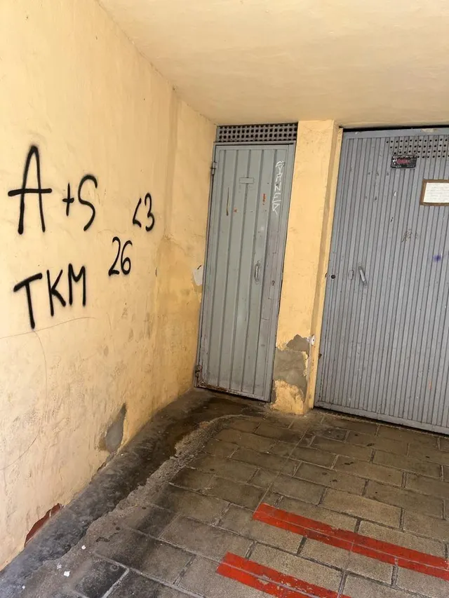 SE VENDE  PLAZA DE GARAJE CERCA DE HOSPITAL — 4