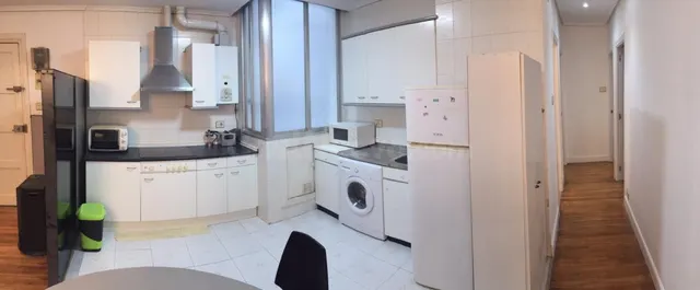 Se alquila piso de 4 dormitorios para entrar a vivir en zona - foto 3