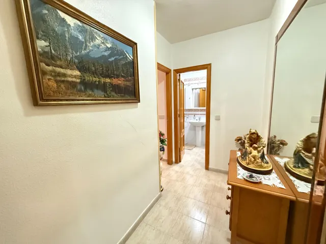 Apartamento en esquina de 2 dormitorios a 500 m de las piscinas naturales en Torrevieja!!! — 27