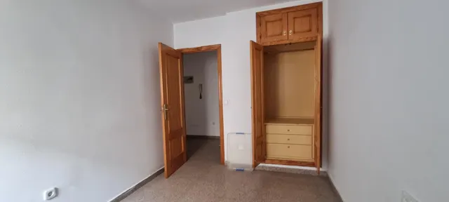 PISO CON VISTAS DESPEJADAS Y BALCÓN — 8