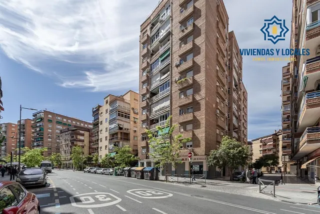Piso reformado en Avenida Barcelona — 21