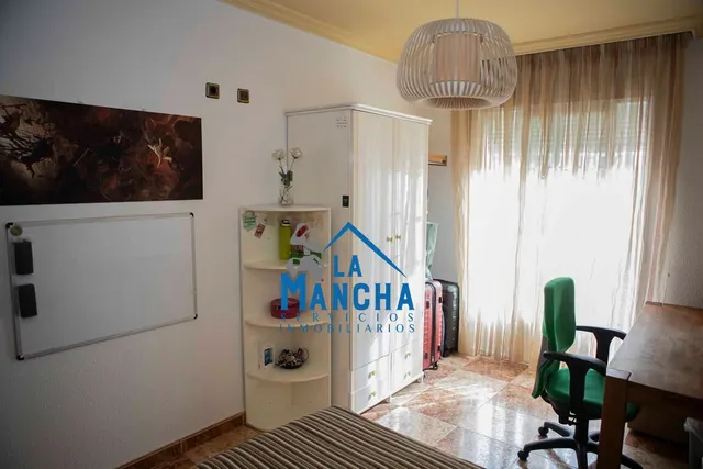 *595.000€* inmobiliaria la mancha vende casa en el barrio de san pablo de Albacete — 43