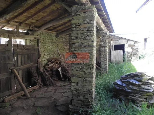 SE VENDE CASA DE PIEDRA SEMI-REFORMADA  CON FINCA CERRADA CERCA DE BÓVEDA — 9