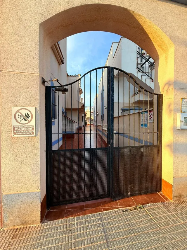Precioso ático en La Puebla con piscina comunitaria - foto 3