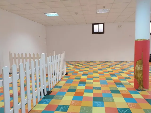 Se vende chalet en una sola planta cuatro habitaciones en Algeciras — 28