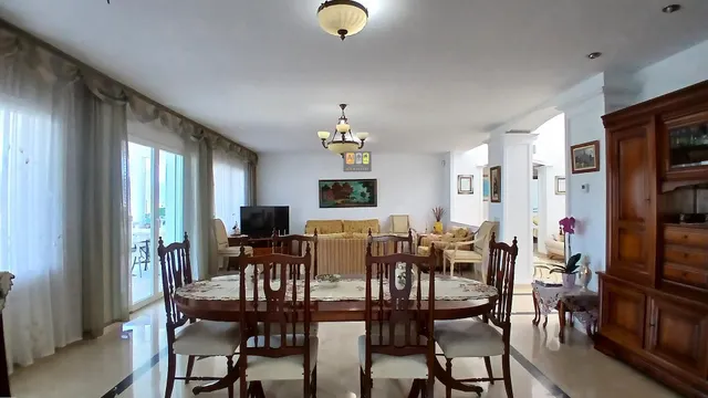 IMPRESIONANTE CHALET EN ALFAS DEL PI — 12