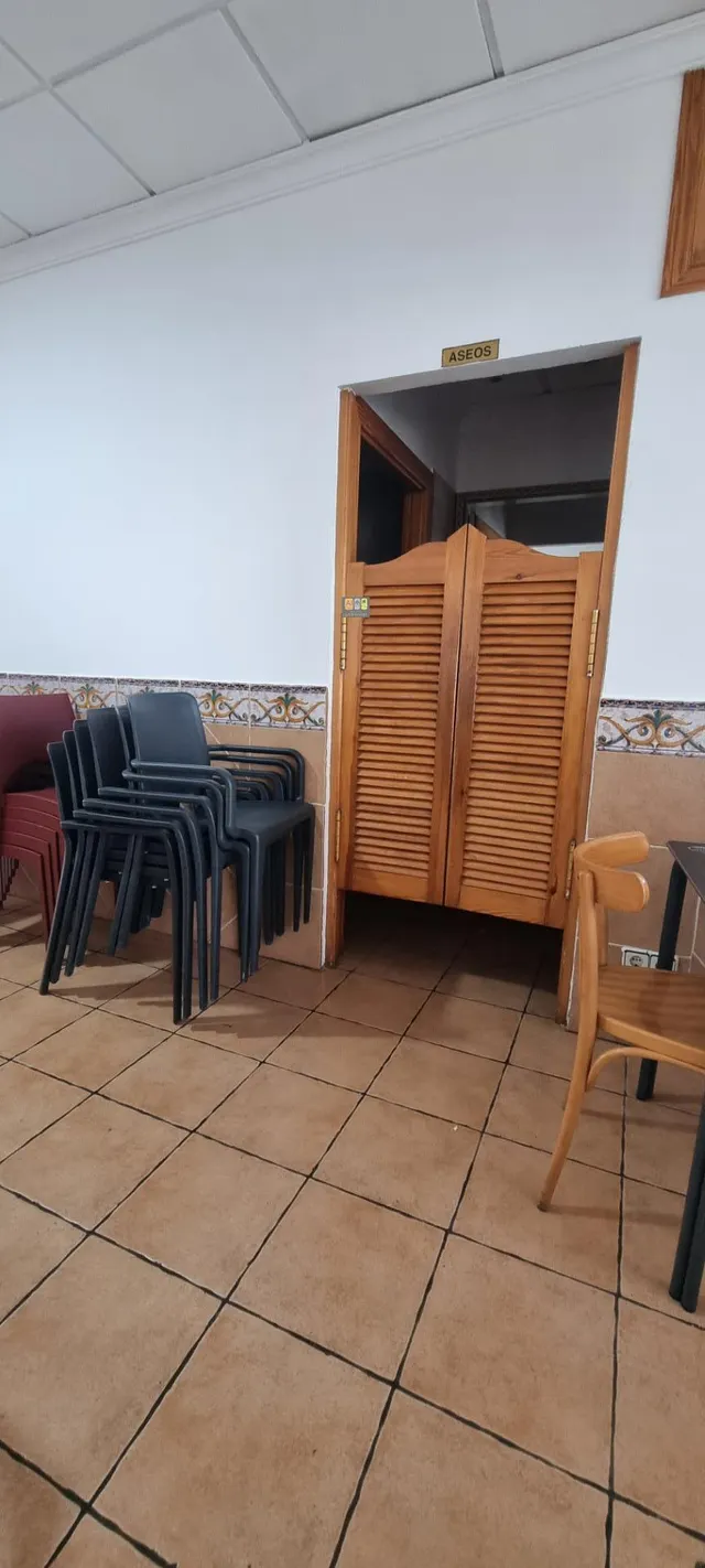 LOCAL COMERCIAL EN AVENIDA PRINCIPAL — 9