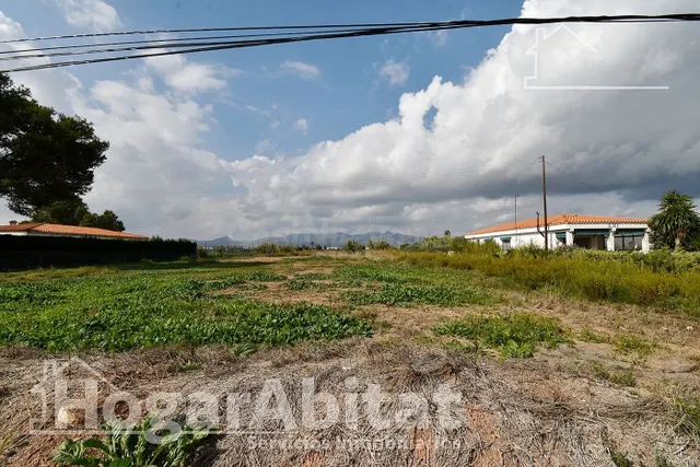 AMPLIO TERRENO CERCA DE LA PLAYA - foto 2