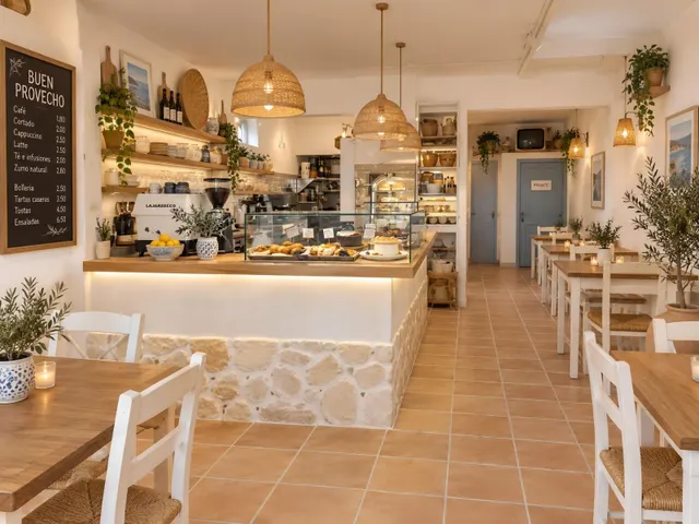 Cafeteria en traspaso en zona giorgeta Valencia | 100 m2 | terraza de 6 mesas | 89.000 euros — 5