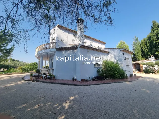 Chalet a la venta en Ontinyent. — 2