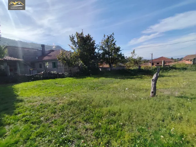 Se vende parcela de 874 m2 con casa de piedra de 247 m2 ambas perfectamente registradas en Esgos (Ourense) — 6