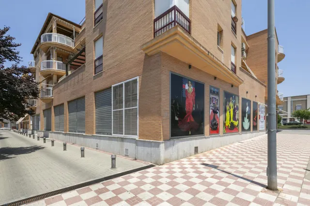 Local comercial en una ubicación estupenda! — 3