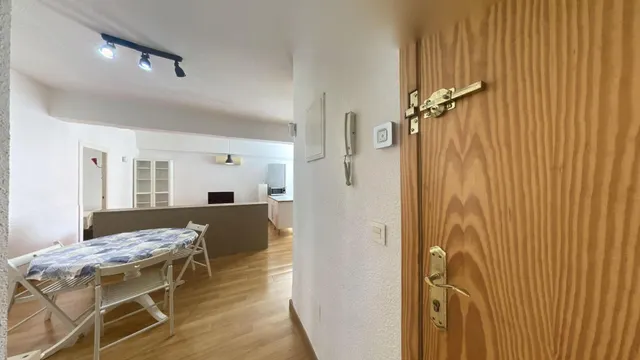 PISO DE 3 DORMITORIOS EN ALQUILER - Barrio San Antón - foto 2