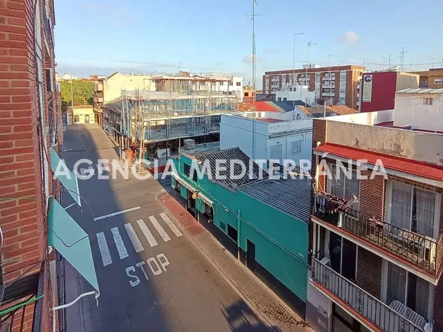 Amplio y luminoso piso en Burjassot, junto al metro — 14