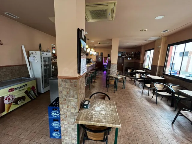 Amplio Local Comercial en el Corazón de Cairo, Córdoba - foto 4