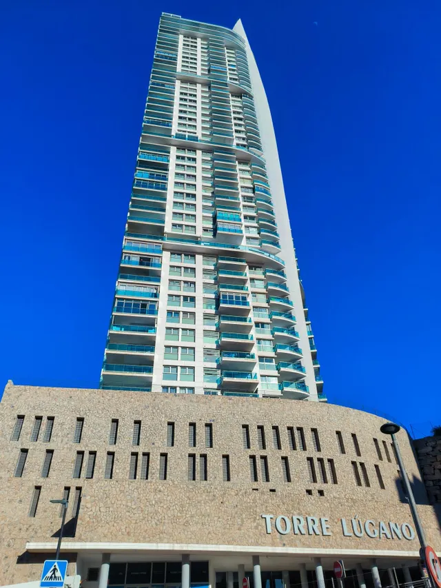 Amplio piso de 2 dorm. en la emblemática y moderna Torre Lugano - www.inmobiliarialesdunes.com — 34