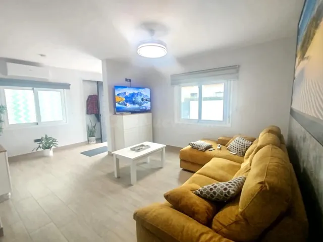 PLANTA BAJA CON PATIO, PORCHE, GARAJE Y GRAN TRASTERO EN LAS