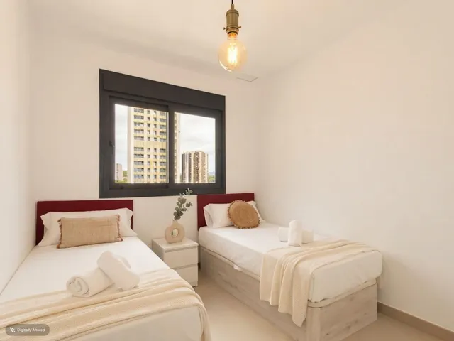 Apartamento moderno de 2 dormitorios en la planta 11 de Sunset Drive, Benidorm — 10