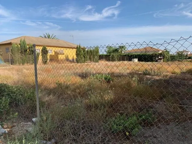 Zona La Barquera- Parcela de terreno de 1250 m2 con pozo y p