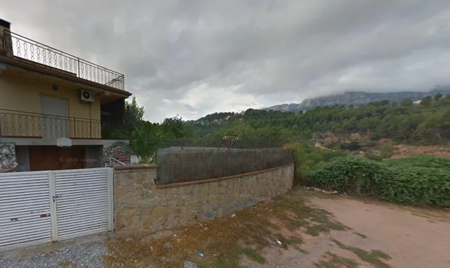 SE VENDE CASA OKUPADA EN Mas Atarros 48 de CASTELLBELL I EL  - foto 3