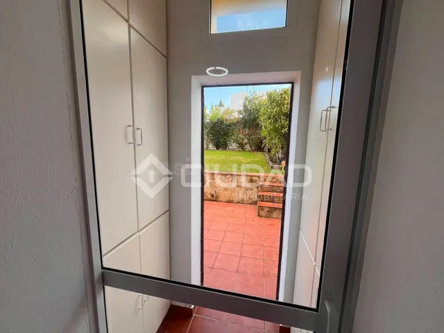 Castillete de esquina con amplio espacio exterior — 16
