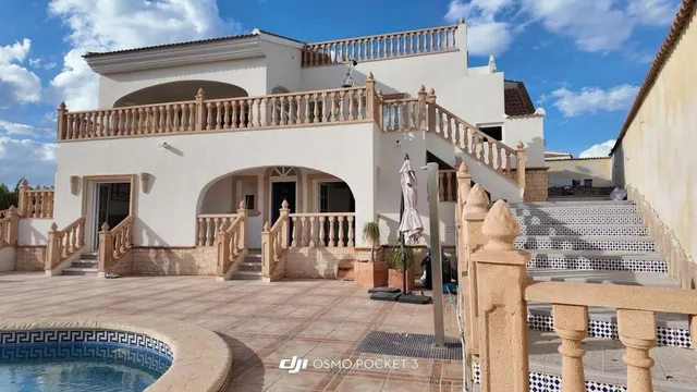 Casa 5 habitaciones 299m² en venta - Doña Pepa