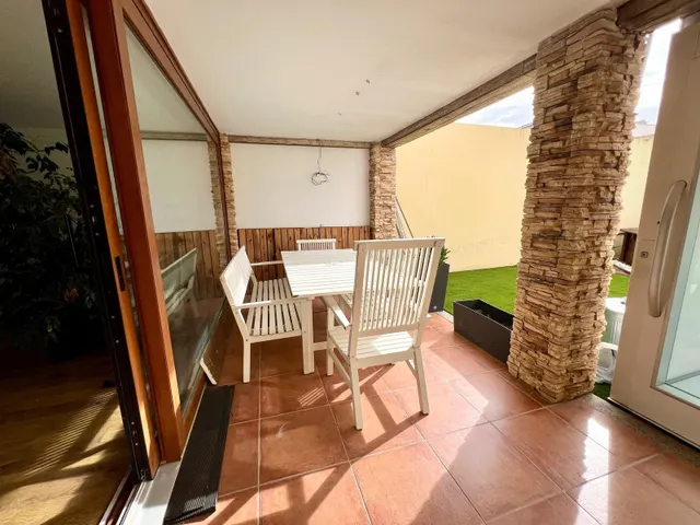 EXCLUSIVA CASA ADOSADA CON ASCENSOR Y PISCINA EN CIUDAD JARDIN — 10