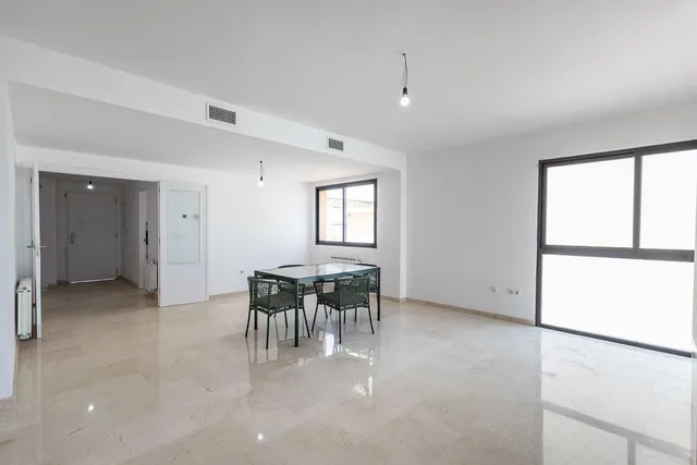 PRECIOSO CHALET EN LOMA VERDE — 8