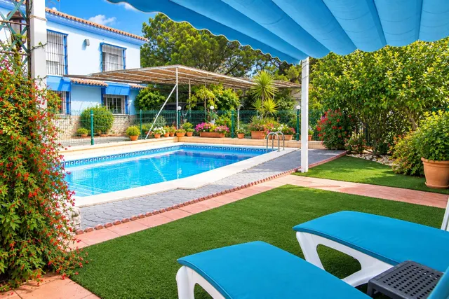 VENDE EN EXCLUSIVA CHALET INDEPENDIENTE EN COÍN — 6