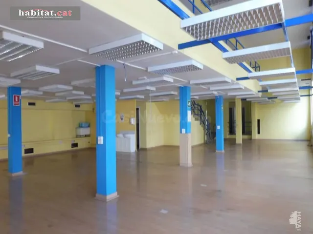 ¡¡LOCAL COMERCIAL ESQUINERO EN VILANOVA I LA GELTRÚ!! - foto 3
