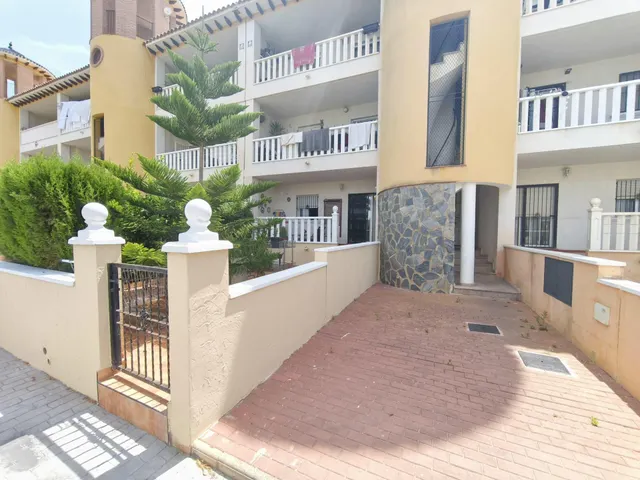 Apartamento de 2 dormitorios 1baño en Orihuela Costa (Alicante )¡Tu oasis en Lomas de Cabo Roig! 🌞🏡 — 25