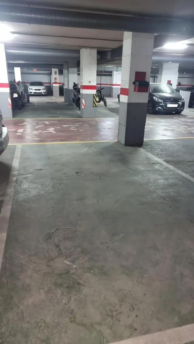 SE VENDEN DOS PLAZAS DE GARAJE EN CIUDAD JARDÍN – 32 m2 - foto 4