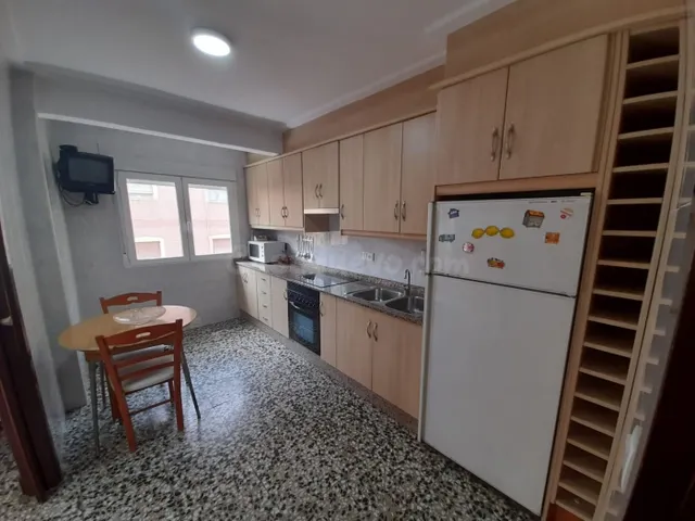 Habitación ESTUDIANTES A DOS MINUTOS DE LA UMH - BARRIO DE ALTABIX — 2