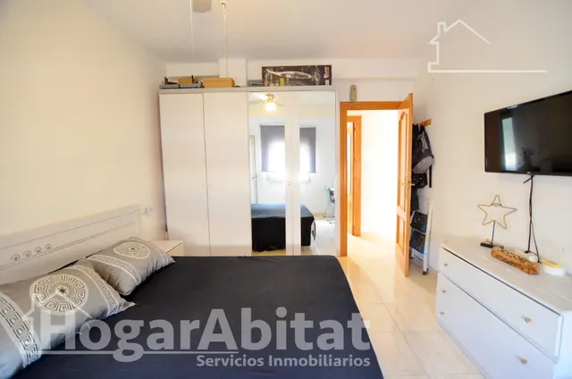 ¡En buena zona! Amplio, moderno y esquinero con gran balcón de buenas vistas — 16