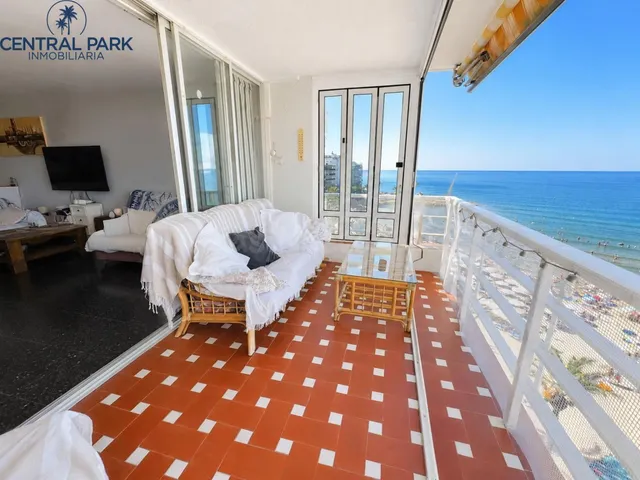 Ático dúplex con vistas frontales al mar - Primera línea en 