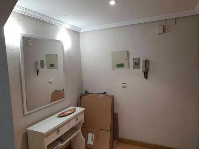 Pisazo de esquina en pleno centro — 23