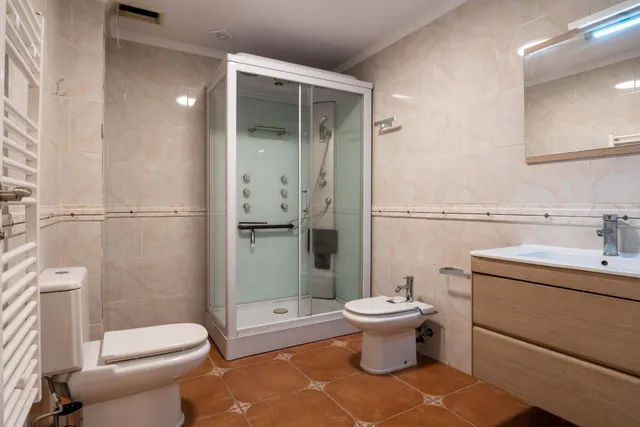 Casa con piscina y vistas a la montaña en Mas Borràs — 32