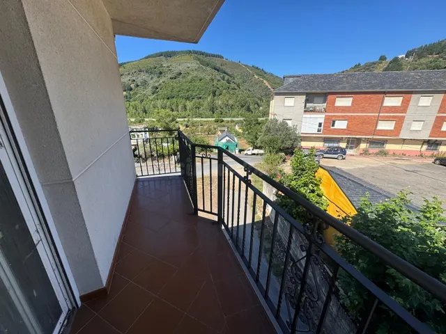 SE VENDE EDIFICIO EN CAMINO DE SANTIAGO A SU PASO POR VILLAF - foto 4