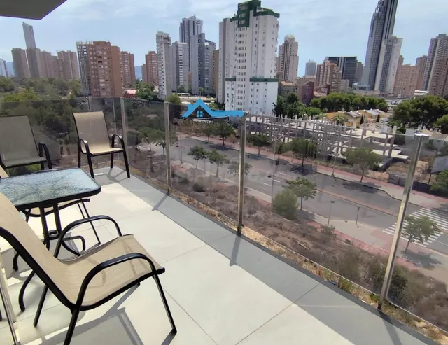 Exclusivo apartamento con terraza en urbanización con piscin