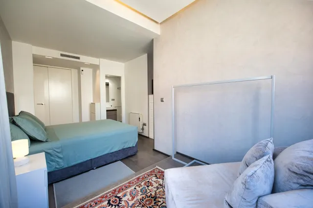 Ático con gran terraza y solárium privado en el corazón de Alicante — 20