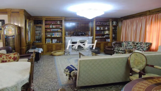 Sensacional villa en urbanización Santa Bárbara. / HH Asesores inmobiliarios. — 23