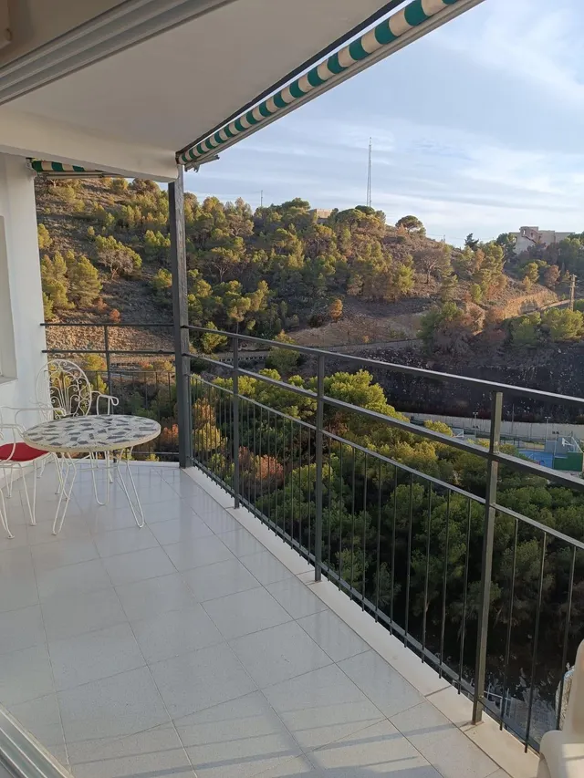 Apartamento en zona del Rincon de Loix. Reformado, 3 dormitorios, parking y piscina comunitaria. — 8