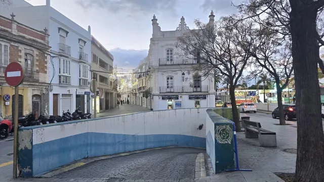 LOCAL COMERCIAL EN EL CENTRO DE CHICLANA — 5